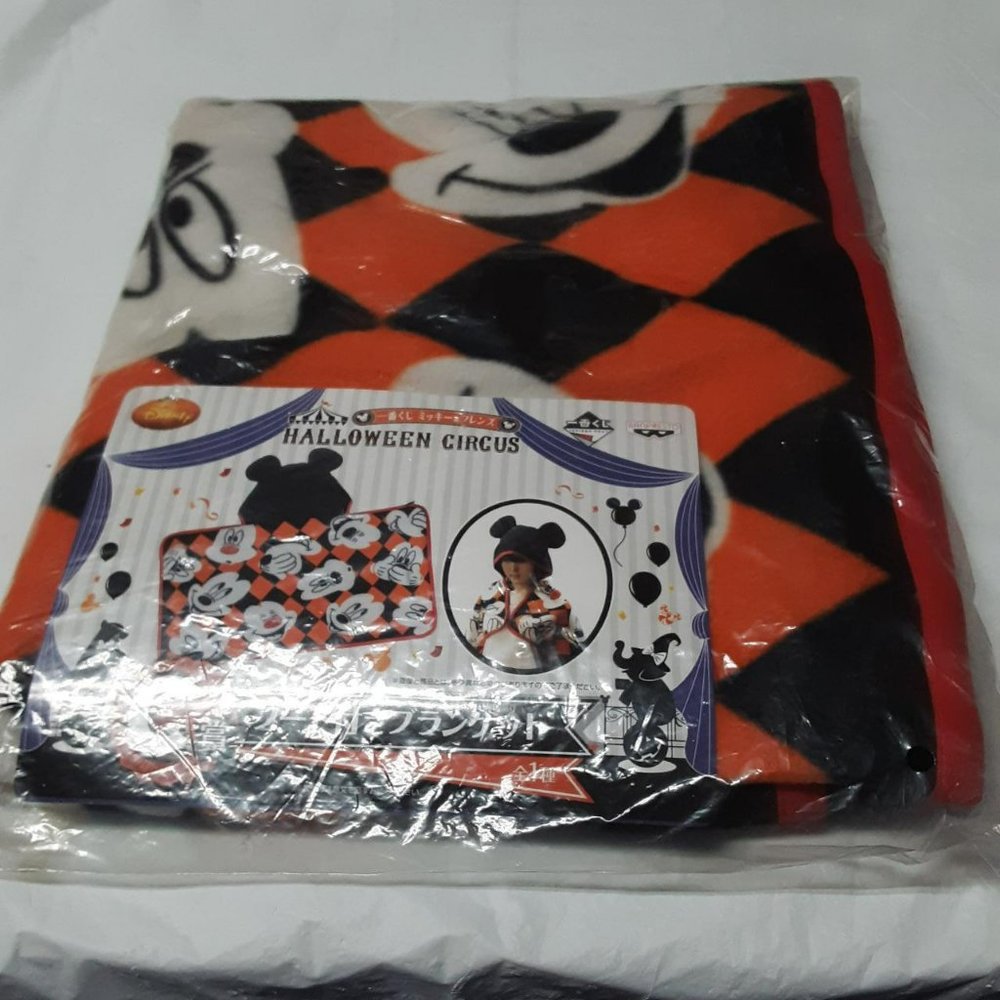 Disney Halloween Circus Mickey Mouse Hooded Ear Blanket Japan Kuji Prize RARE
